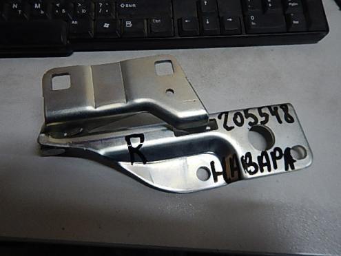 Фотография Петля капота правая, Nissan (Ниссан)-NAVARA (D40) (05-)