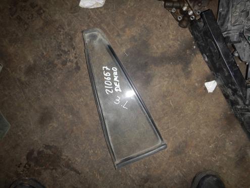 Фотография Стекло двери задней левой (форточка), Mazda (Мазда)-DEMIO (02-)