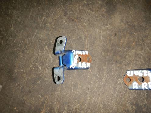 Фотография Петля двери передней правой нижняя, Mazda (Мазда)-DEMIO (02-)