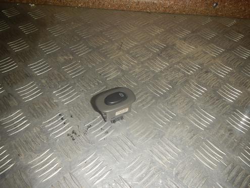 Фотография Кнопка стеклоподъемника, Saab (Сааб)-9-5 (97-)