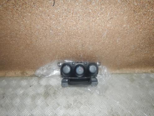 Фотография Блок управления климатической установкой, Mazda (Мазда)-2 (DE) (07-)