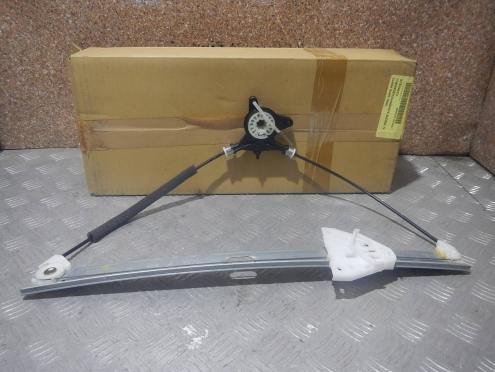 Фотография Стеклоподъемник электр.передний правый, Mazda (Мазда)-5 (CR) (05-10)