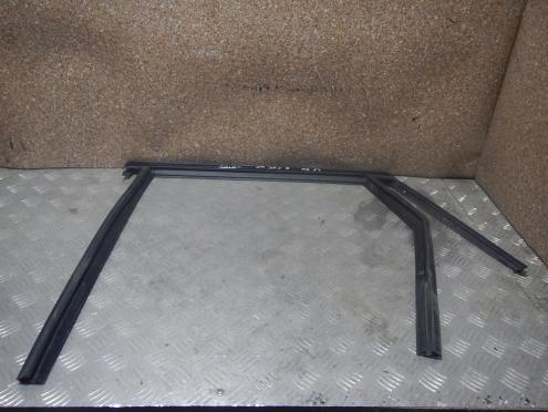 Фотография Уплотнитель стекла двери задней левой, Volvo (Вольво)-V90 (16-)