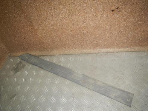 Фотография Накладка порога передняя правая (внутренняя), Mazda (Мазда)-BT-50 (06-)