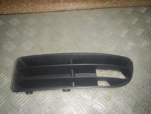 Фотография Решетка переднего бампера левая, Volkswagen (Фольксваген)-BORA (99-04)