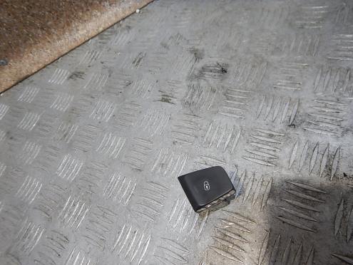 Фотография Кнопка центрального замка, Citroen (Ситроен)-C-ELYSEE (13-)