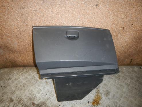 Фотография Бардачок, Renault (Рено)-MEGANE II (02-09)