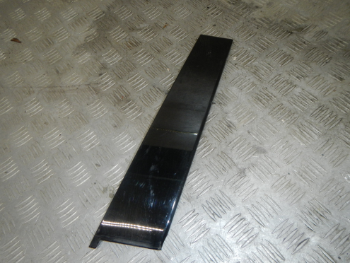 Фотография Накладка двери задней левой, Genesis (Дженесис)-G70 (17-)