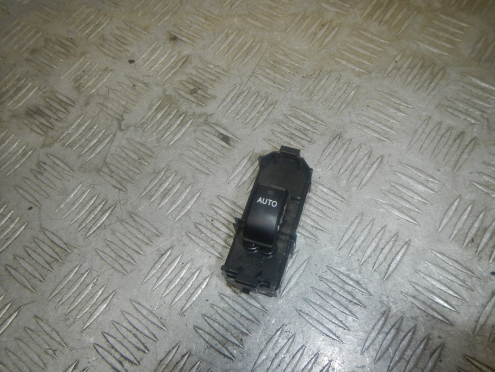 Фотография Кнопка стеклоподъемника, Toyota (Тойота)-IST (01-07)