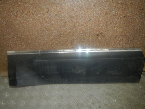 Фотография Молдинг двери задней правой, Volkswagen (Фольксваген)-TERAMONT (16-)
