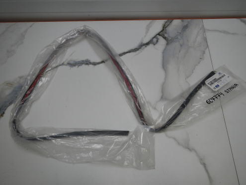 Фотография Уплотнитель стекла двери, Hyundai (Хендэ)-STARIA (21-)