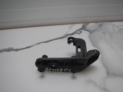 Фотография Кронштейн (сопут.товар), Volvo (Вольво)-C30 (06-)