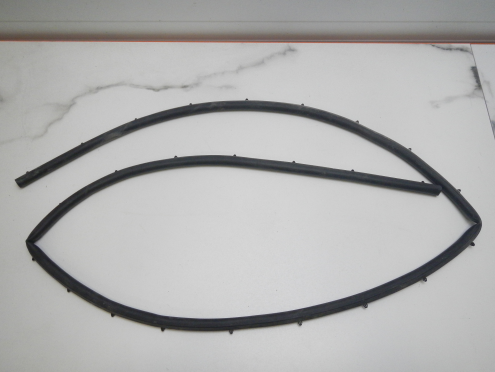 Фотография Уплотнитель двери передней правой, Volkswagen (Фольксваген)-CARAVELLE (10-)