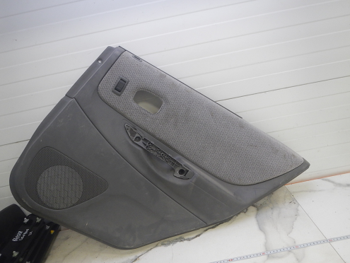 Фотография Обшивка двери задней правой, Mazda (Мазда)-FAMILIA (00-)