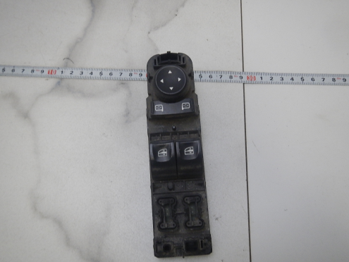 Фотография Блок управления стеклоподъемниками, Renault (Рено)-FLUENCE (10-)